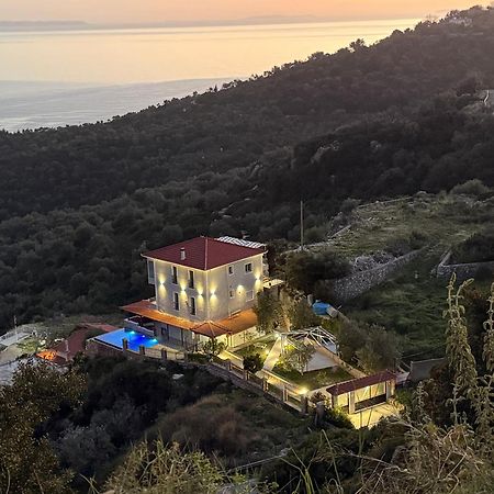 Vila Elezi Piqeras Borsh Buitenkant foto