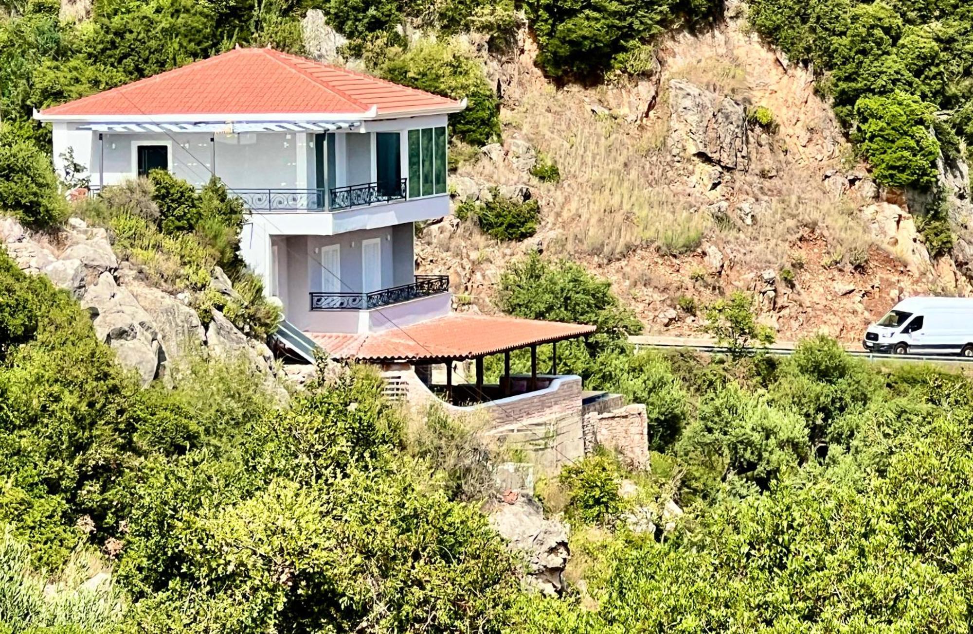 Vila Elezi Piqeras Borsh Buitenkant foto