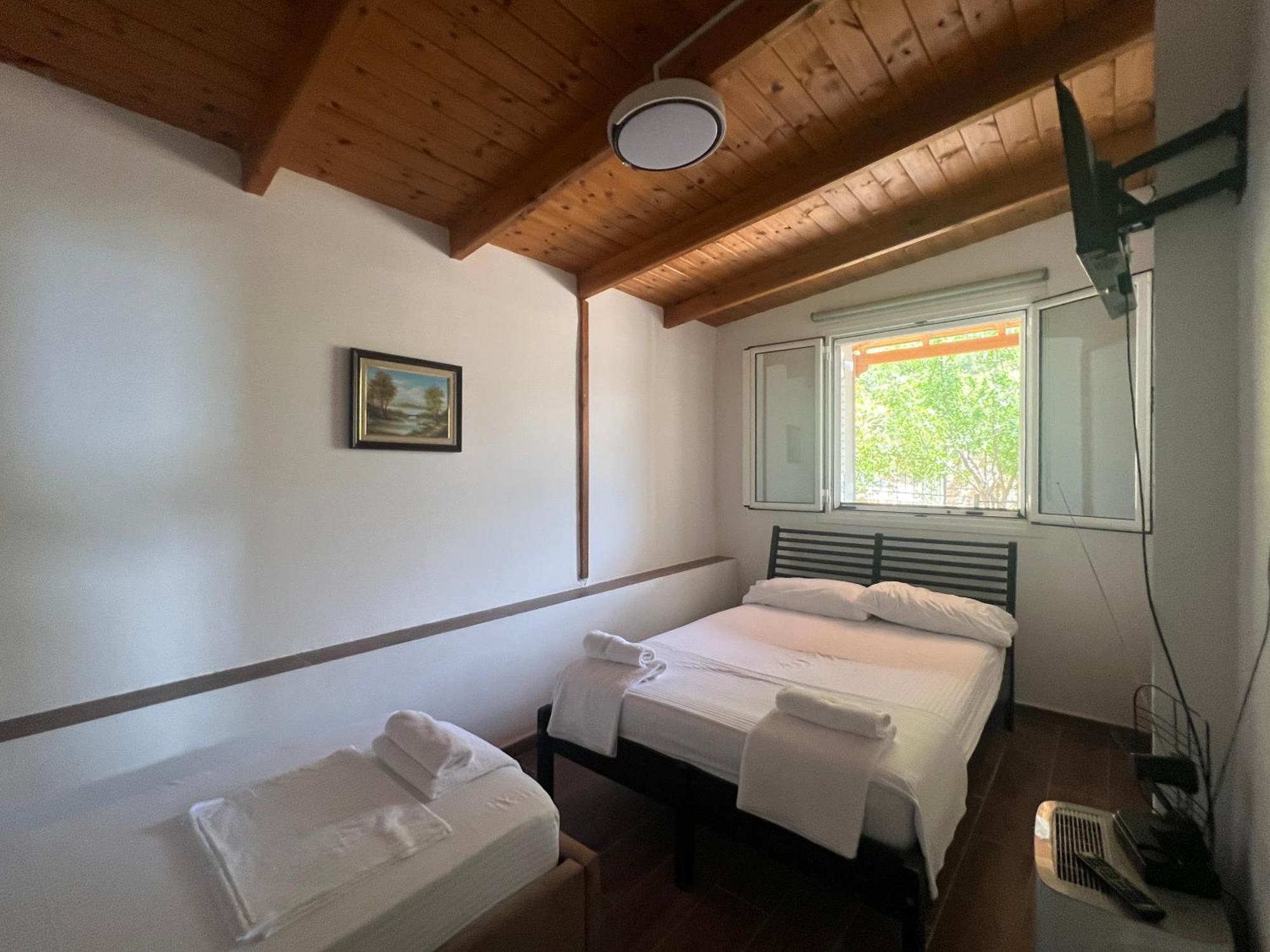 Vila Elezi Piqeras Borsh Buitenkant foto